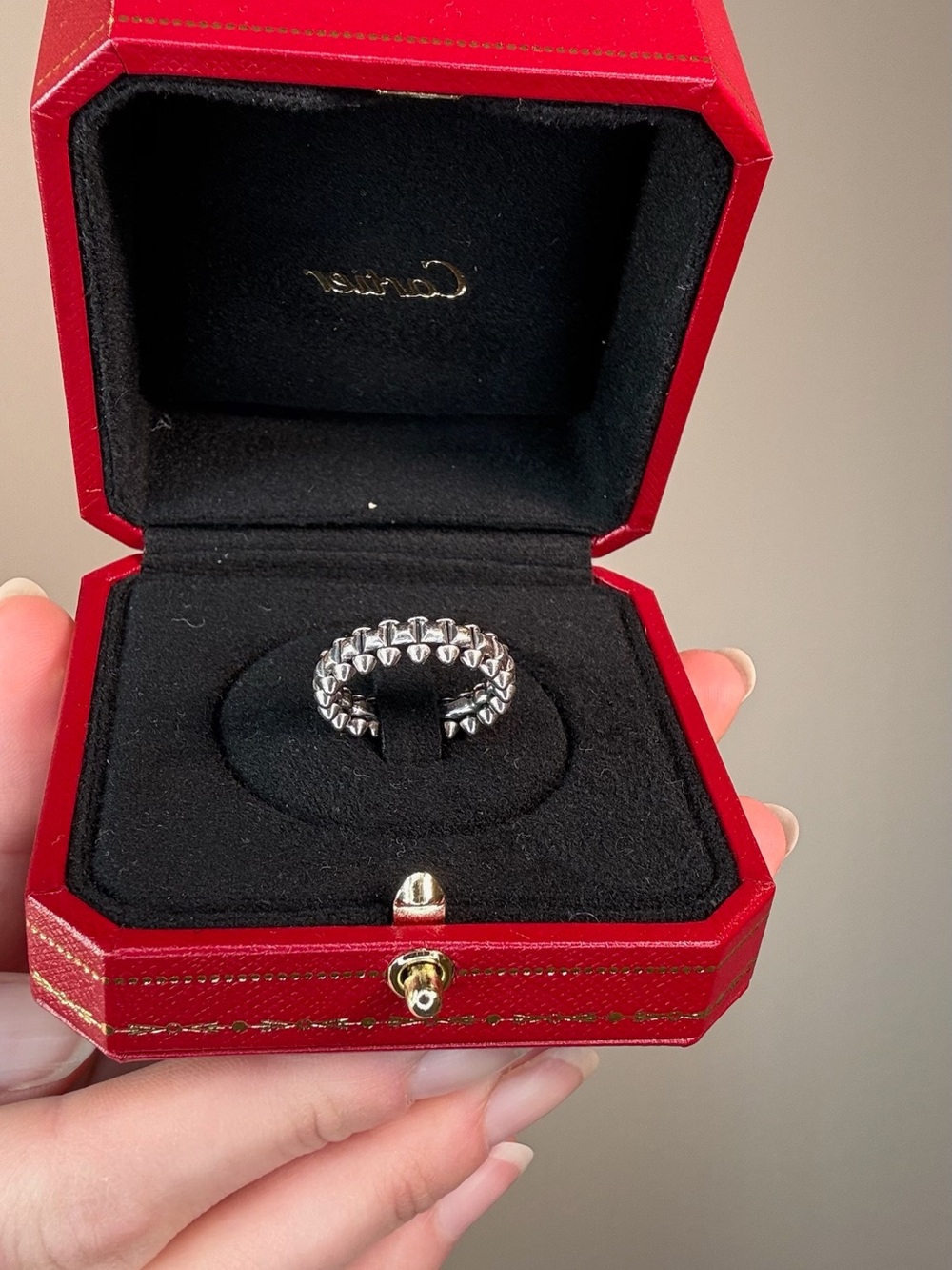 Cartier Clash Ring White Gold - Picture 3 of 9